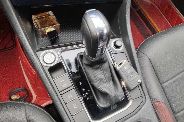 Used Volkswagen Bora 2020 1.5L Automatic Elite Version Gear Lever