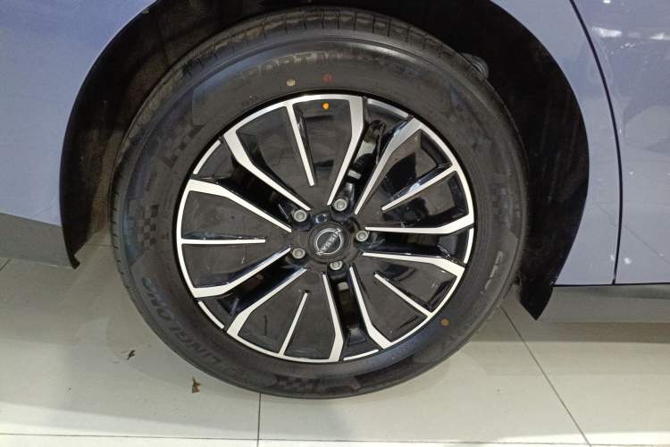 Used Nissan N6 2026 Model 180 Max Right Rear Wheel Hub