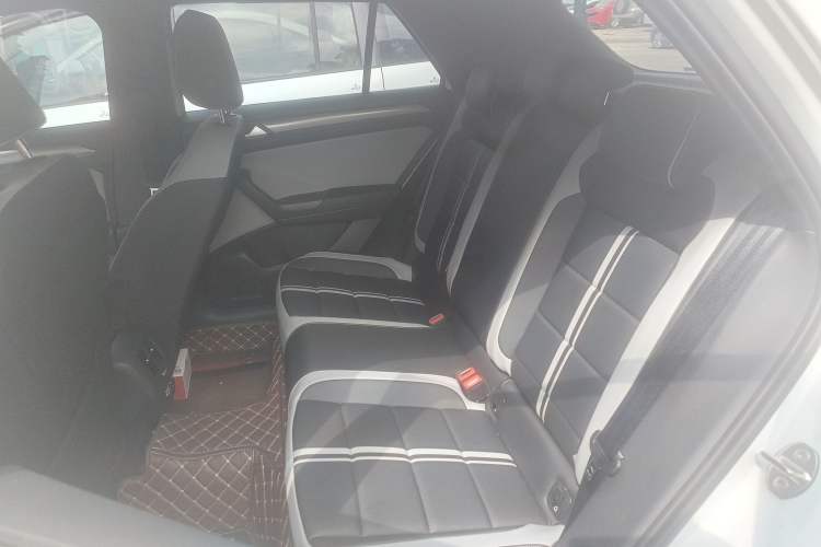 Used Volkswagen T-ROC 2025 300TSI DSG Two-Wheel Drive Chen Guang Edition