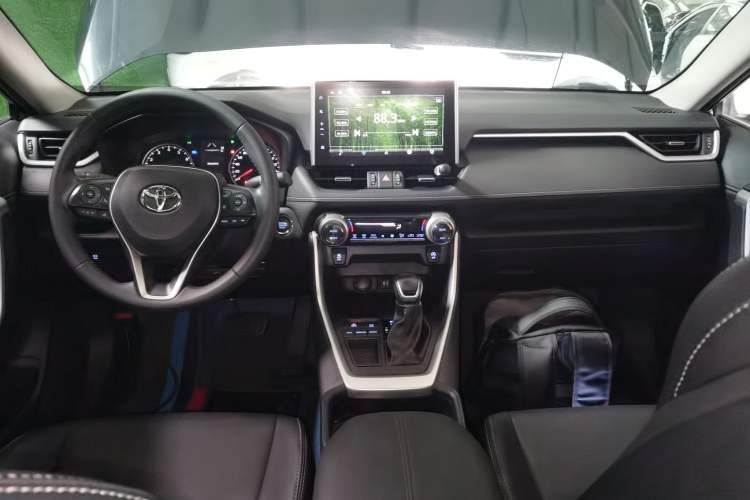 Used Toyota Wildlander 2022 2.0L CVT Two-Wheel Drive Luxury PLUS Edition
