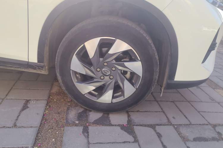 Used GAC Trumpchi GS4 2021 270T Automatic Elite Tech Edition Right Front Wheel Hub