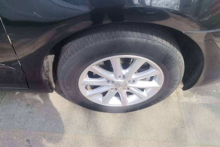 Used Toyota Camry 2013 200E Classic Elite Edition Right Front Wheel Hub