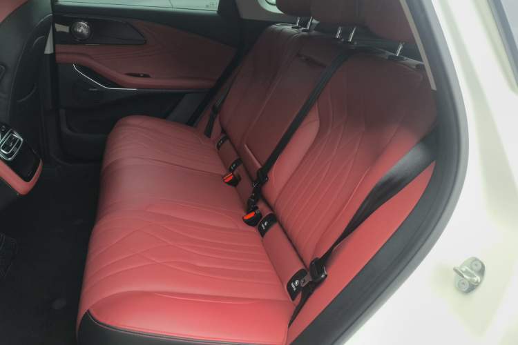 Used EXEED Stellar 2023 400T Two-Wheel Drive Comfort Flyfish Edition
