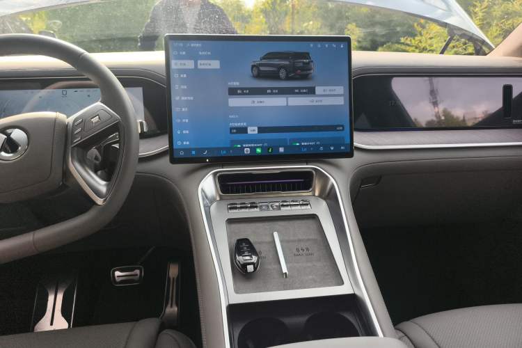 Used Denza N9 2025 Flagship Model Audio And AC Panel