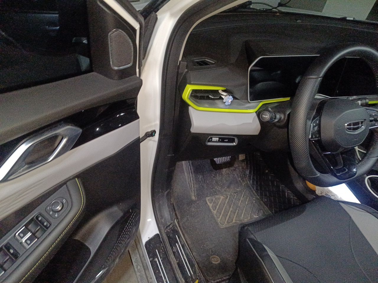 Geely Auto Coolray 2022 Bin Yue COOL 1.5TD DCT Ignite Edition — снимка 16