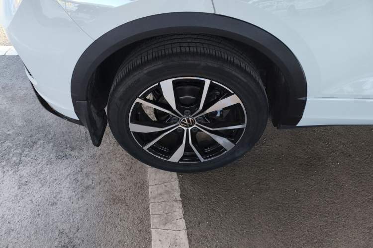 Used Volkswagen T-ROC 2024 300TSI DSG Two-Wheel-Drive Chen Guang Edition