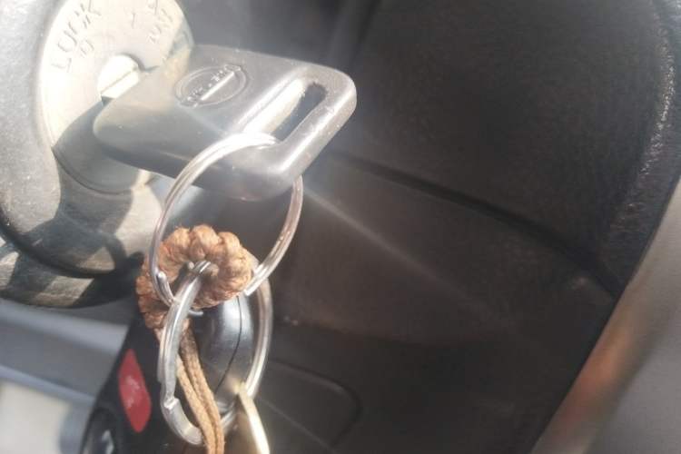 Used Nissan Livina 2010 Jingyue Edition 1.6L Automatic All-in-One Model Vehicle Key