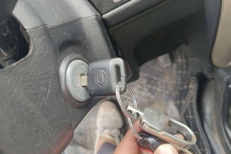 Used Nissan Paladin 2013 2.4L Two-Wheel Drive Standard Version China IV Standard Vehicle Key