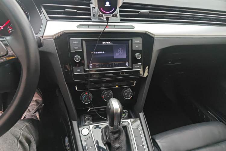 Used Volkswagen Magotan 2018 330TSI DSG Advanced Model Audio And AC Panel