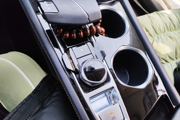 Used CHANGAN Eado 2023 Changan Edition PLUS Blue Whale NE 1.4T GDI DCT Prestige Version Gear Lever