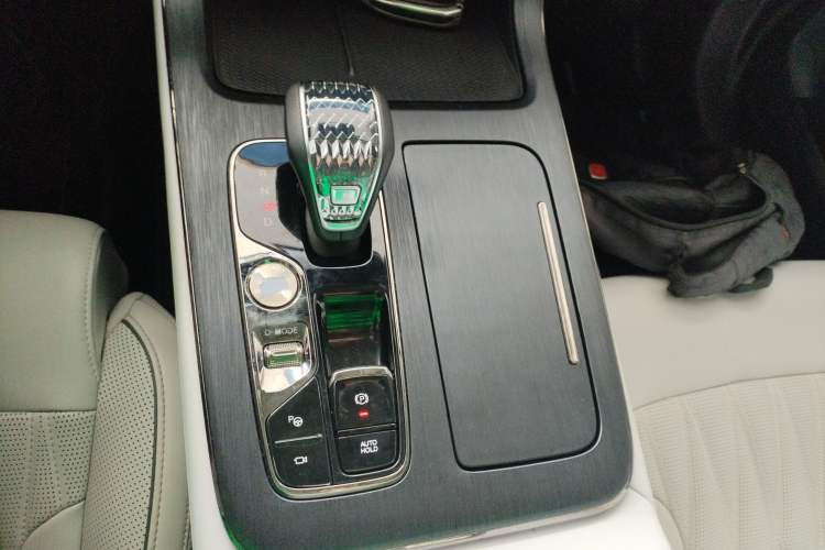 Used GAC Trumpchi GS8 2022 Flagship Series 2.0 TGDI Four-Wheel Drive Supreme Edition (7 Seats) Gear Lever