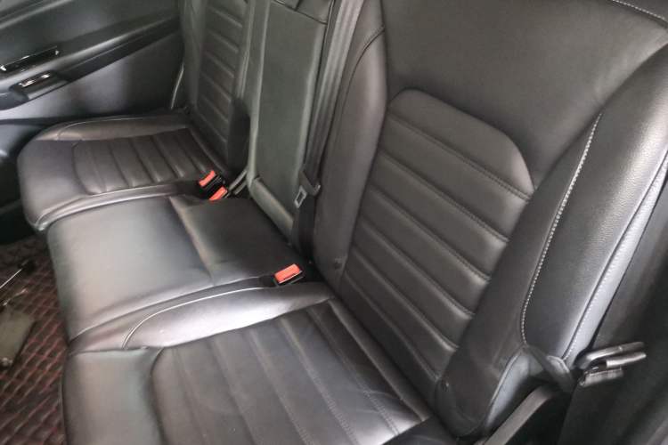 Used Ford Edge 2018 EcoBoost 245 Two-Wheel-Drive Platinum Edition 7-Seater China V Emission Standard