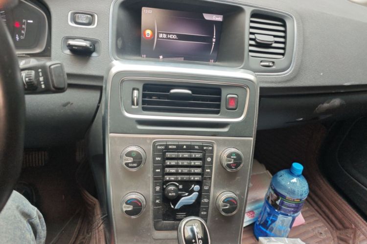 Used Volvo S60 2018 S60L T3 Smart Progress Edition Audio And AC Panel