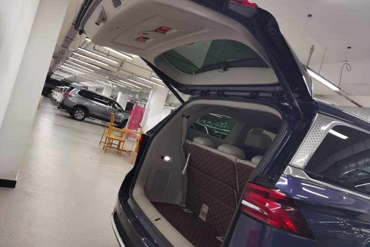 Used Roewe iMAX8 2021 400TGI Supreme Series Prestige Edition
