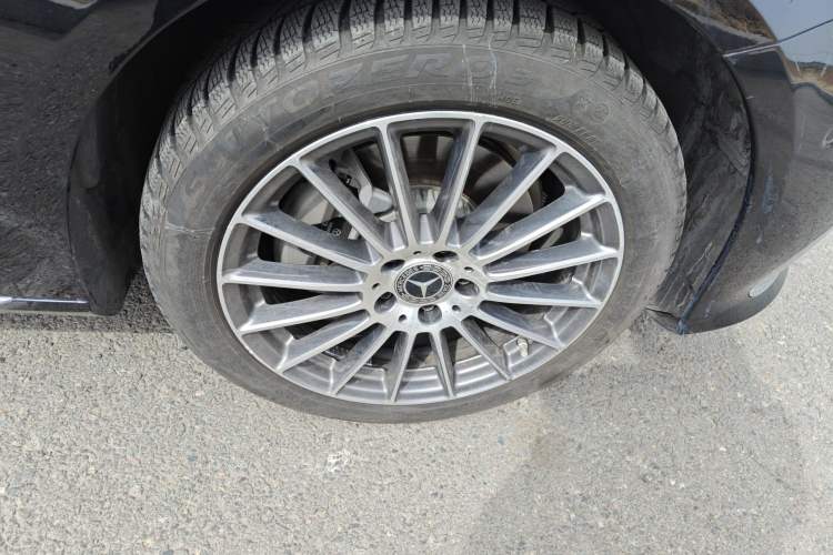 Used Mercedes-Benz E-Class 2022 E 260 L 4MATIC Right Front Wheel Hub