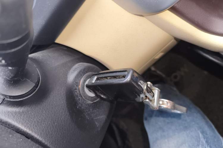 Used Toyota Highlander 2018 2.0T Two-Wheel Drive Elite Version 5 Seats China VI Standard Vehicle Key