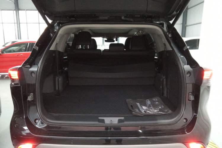 Used Toyota Highlander 2024 2.5L Smart Electric Hybrid Dual-Engine Four-Wheel Drive Prestige Version – 7 Seats