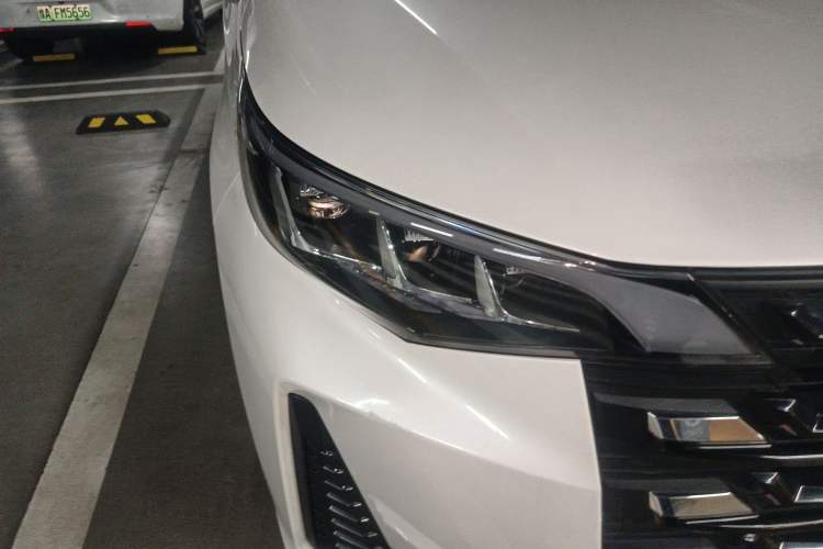 Used GAC Trumpchi M6 2021 PRO 270T DCT Luxury Edition Right Front Headlight