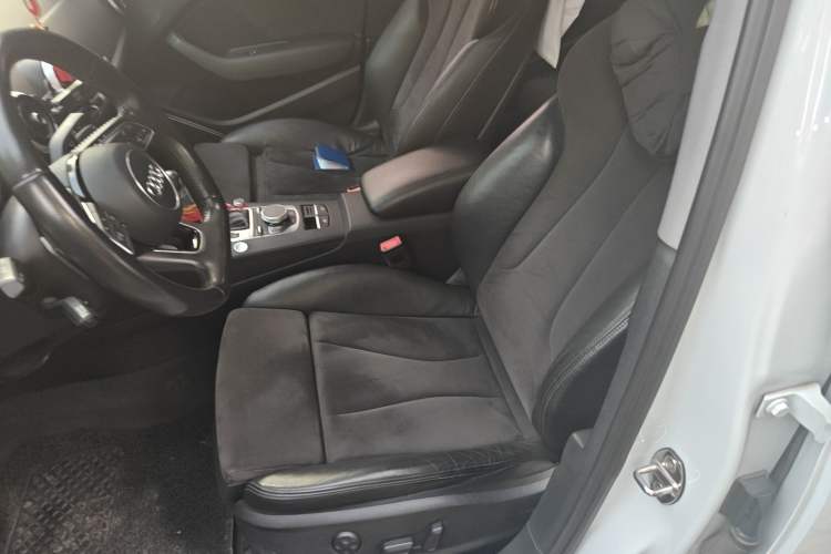 Used Audi A3 2017 Limousine 35 TFSI Sport Edition Left Front Seat