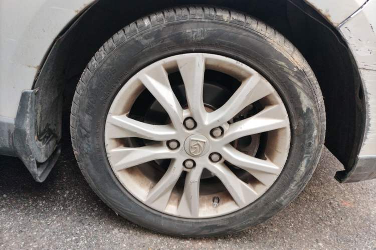 Used Baojun 730 2014 1.5L manual standard trim 7 seats