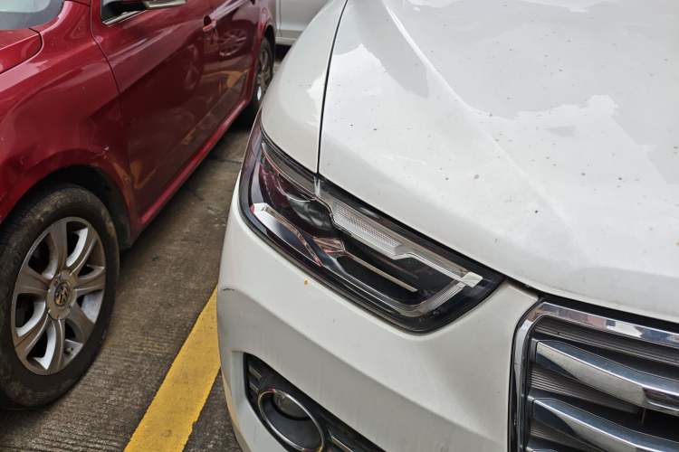 Used Haval H6 2017 Red-Label 1.5T Automatic Two-Wheel Drive Smart Edition Right Front Headlight