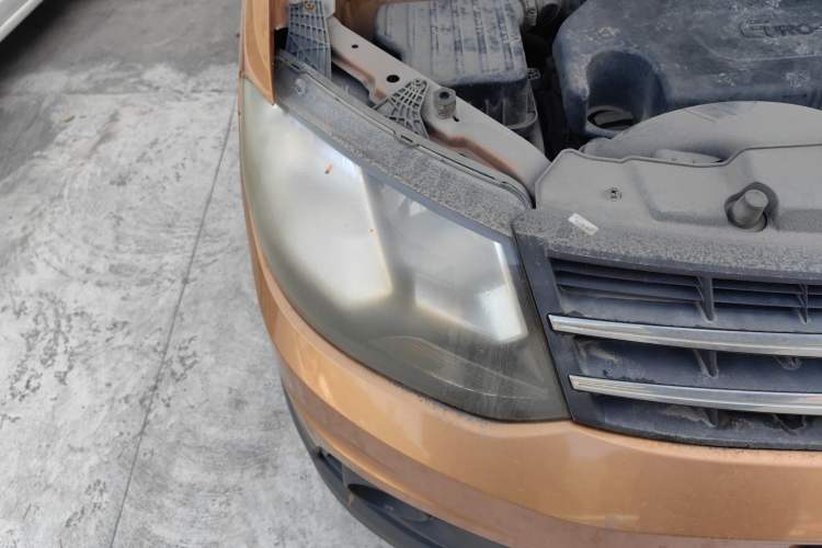 Used Dongfeng Fengon 360 2015 1.5L Manual Comfort 7-Seater National Emission Standard V Right Front Headlight