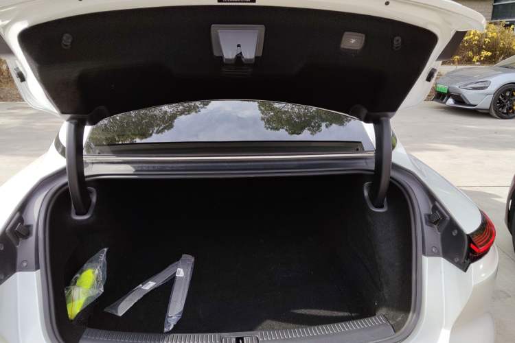 Used IM L7 2022 Dynamic Model Trunk