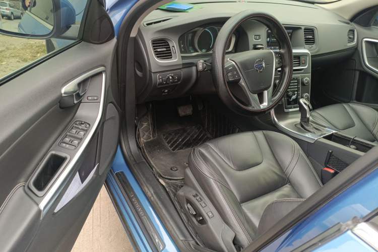 Used Volvo V60 2014 T5 Zhiya Edition