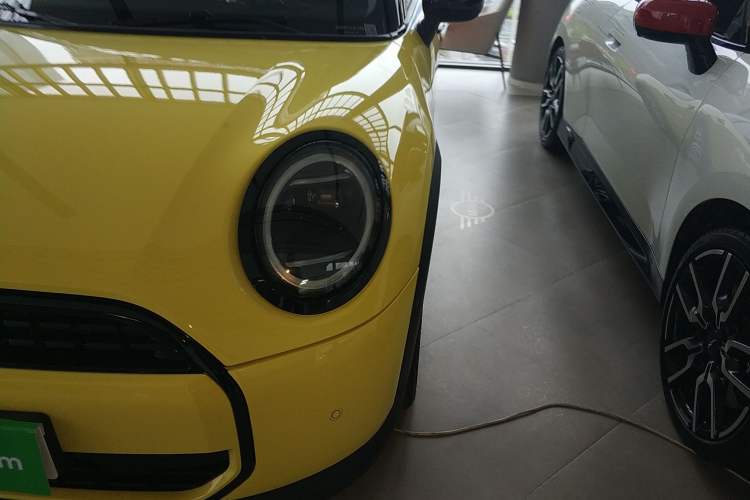 Used MINI 2025 1.5T COOPER Classic Edition Five-Door Version Left Front Headlight