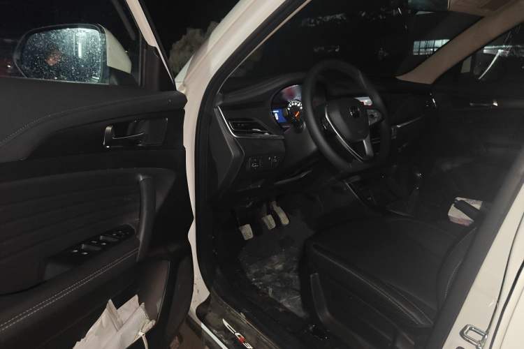 Used CHANGAN CS35PLUS 2021 Honor Million Edition 1.6L Manual Luxury Model
