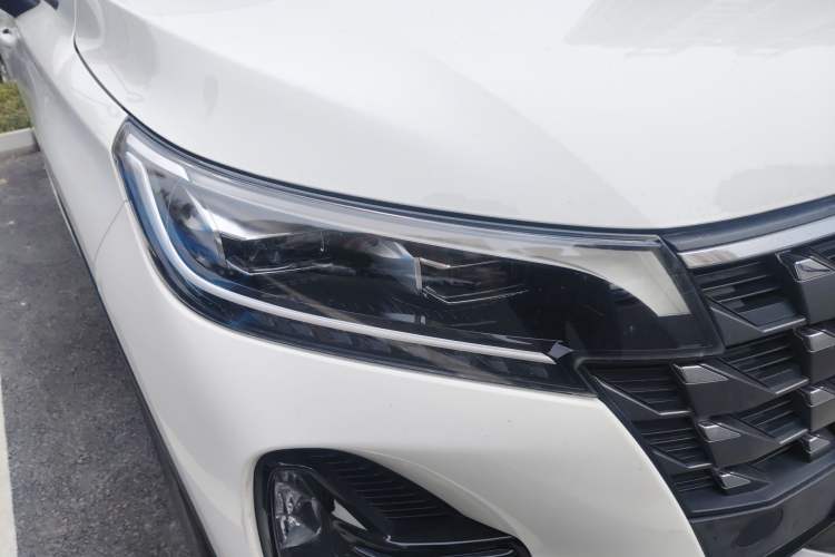 Used GAC Trumpchi GS4 2022 270T Automatic Smart Drive Technology Edition (Upgraded Version) Right Front Headlight