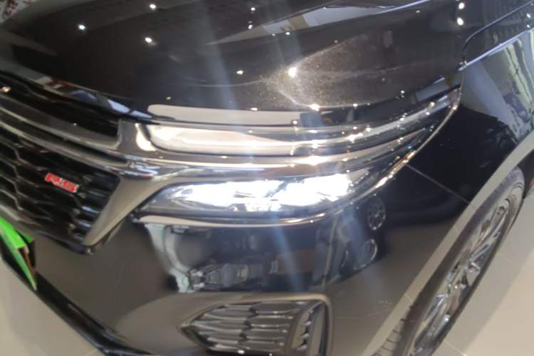 Used Chevrolet Equinox 2022 Light Hybrid 550T RS All-Wheel-Drive Smart Boundary Edition Left Front Headlight