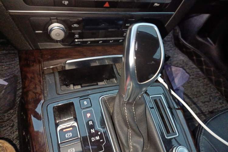 Used Zotye Z700 2018 Z700H 1.8T DCT Luxury Model Gear Lever