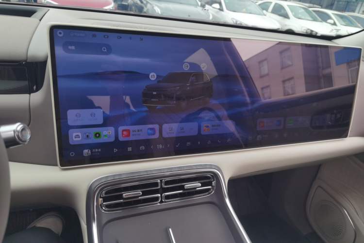 Used Geely Galaxy M9 2025 Model 230km Two-Wheel-Drive Exploration Edition Audio And AC Panel