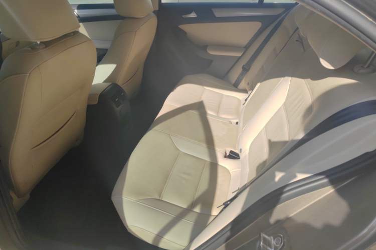 Used Volkswagen Sagitar 2012 1.6L Automatic Fashion Edition Left Rear Seat