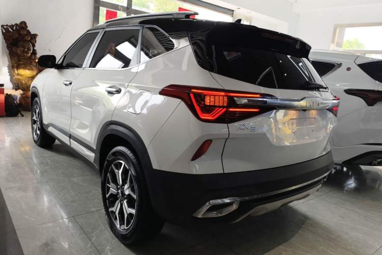 Used Kia KX3 2021 1.5L CVT Trend Edition Rear Left 45 Deg