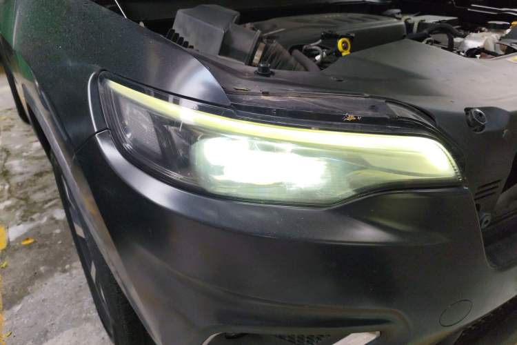 Used Jeep Cherokee 2019 2.0T Four-Wheel Drive Explorer Edition China VI Emission Standard