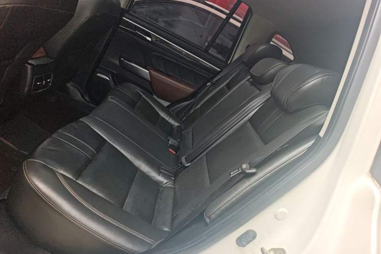 Used GAC Trumpchi GS7 2017 320T Two-Wheel-Drive Luxury Smart Connectivity Model