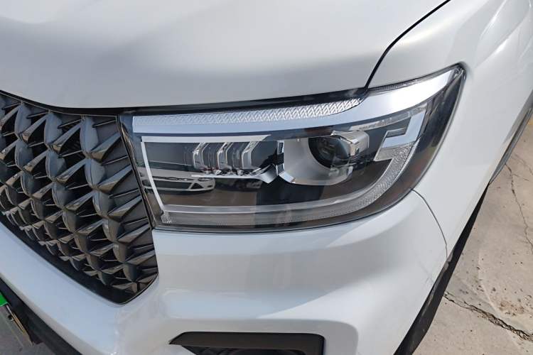 Used Great Wall Poer 2023 2.0T Commercial Version Automatic Diesel 4x4 Elite Long-Box GW4D20M