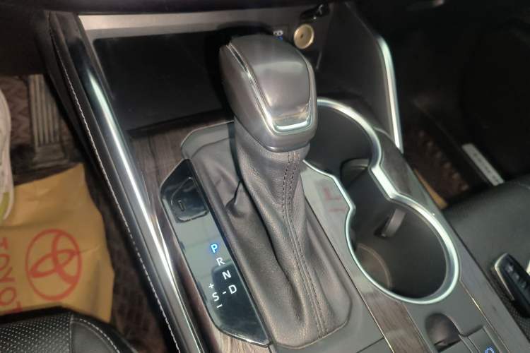 Used Toyota Highlander 2022 Dual-Engine 2.5L Four-Wheel Drive Supreme Edition 7-Seater Gear Lever
