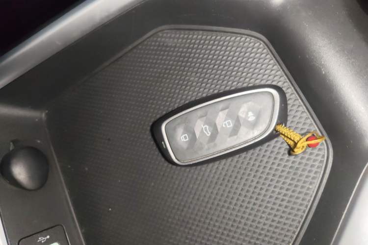 Used Haval H5 2023 2.0T Automatic All-Wheel Drive LinkedIn Gasoline Vehicle Key