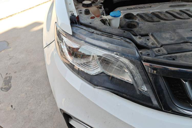 Used Geely Auto Emgrand X7 Sport 2018 1.8TD Automatic Two-Wheel Drive Smart Connect 4G Internet Edition