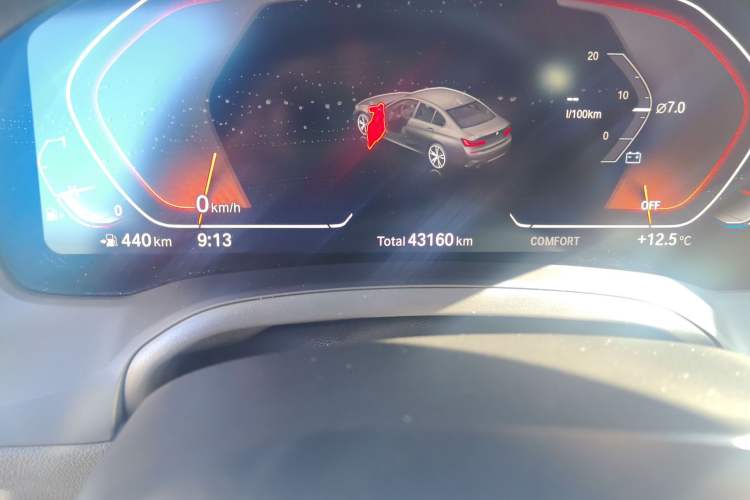 Used BMW 3 Series 2021 Second Facelift 320Li M Sport Package Odometer Close Up