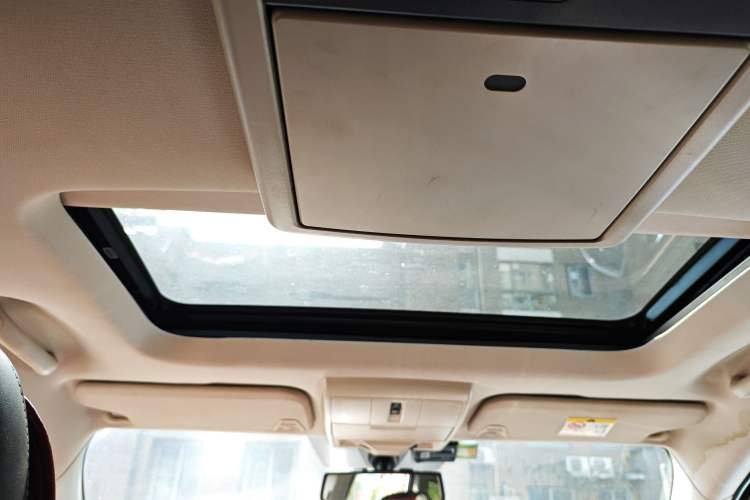 Used Dodge Journey 2013 2.4L Two-Wheel Drive Luxury Version