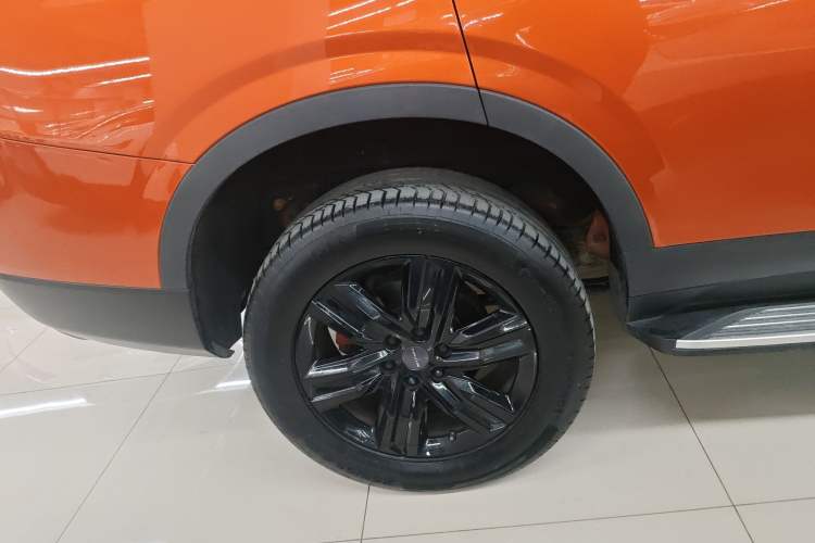 Used SAIC MAXUS D90 Pro 2020 2.0T Gasoline 4x4 Luxury Edition 6 Seats