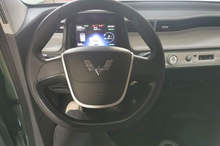 Used Wuling Hongguang MINIEV 2022 Macaron Premium Model – Lithium Iron Phosphate Steering Wheel