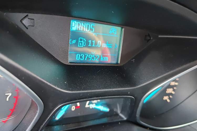 Used Ford Kuga 2017 EcoBoost 245 Four-Wheel Drive Platinum Edition Odometer Close Up