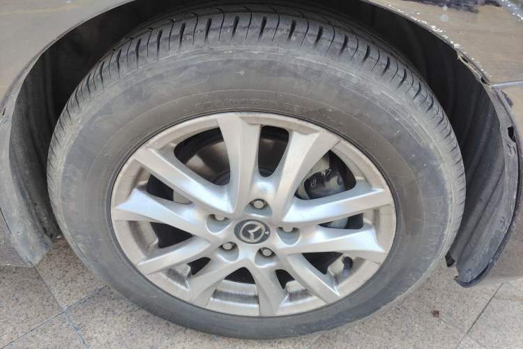 Used Mazda 3 Axela 2014 Sedan 1.5L Manual Comfort Model Right Front Wheel Hub