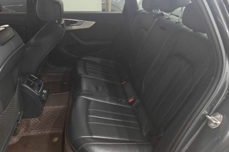 Used Audi A4L 2022 40 TFSI Luxury Dynamic Model