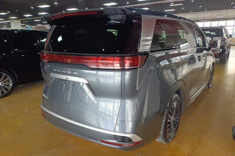 Used Denza D9 2025 DM-i Intelligent Drive 1020 Four-Wheel Drive Flagship Model